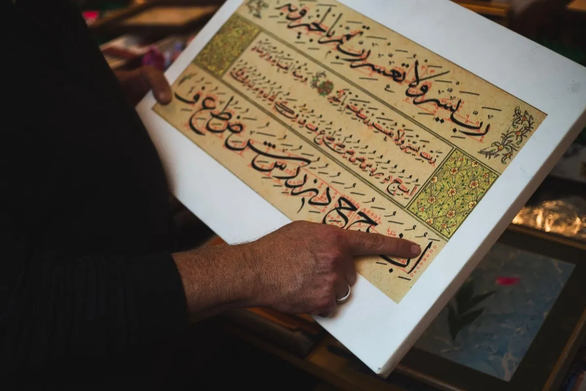 "Risaleler Neden Kırmızı?"